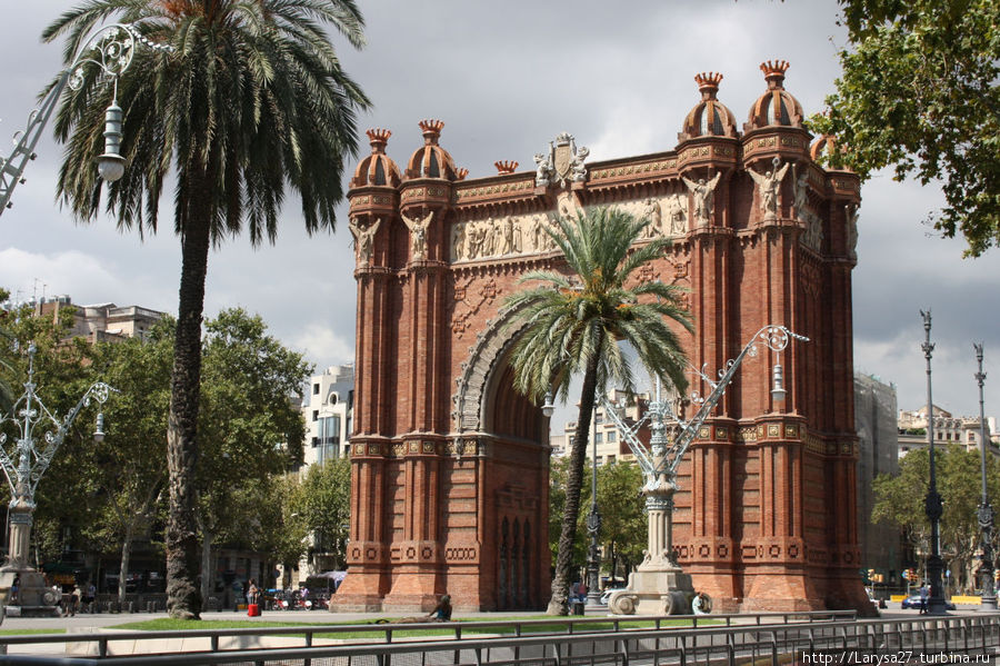Триумфальная арка Барселона, Испания