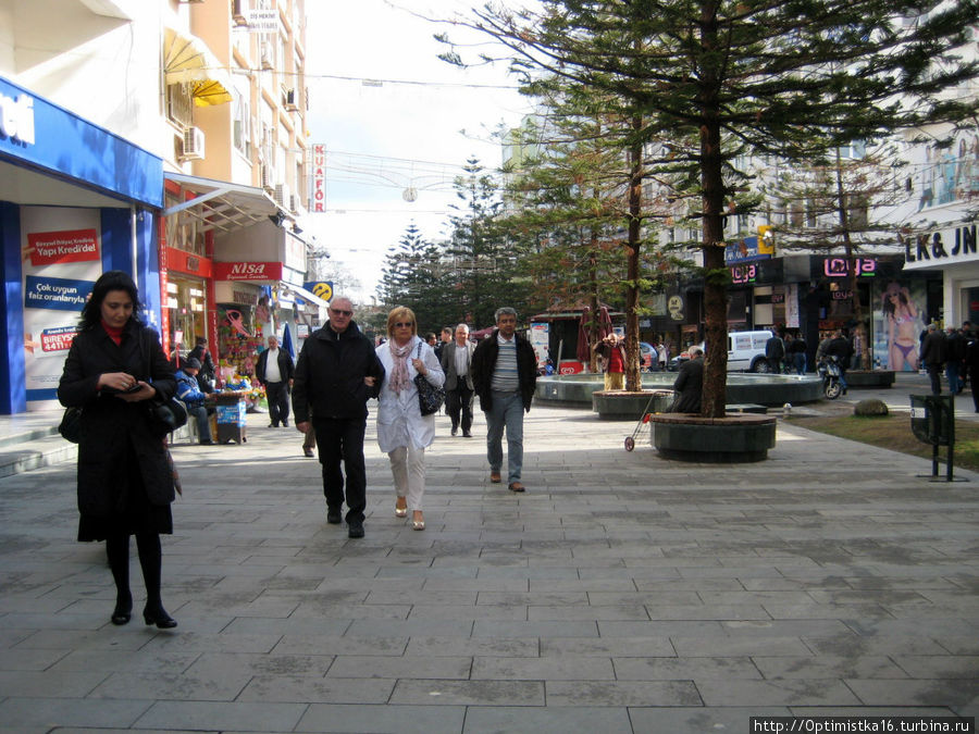 Приятно прогуляться по пешеходной улице Анталия, Турция