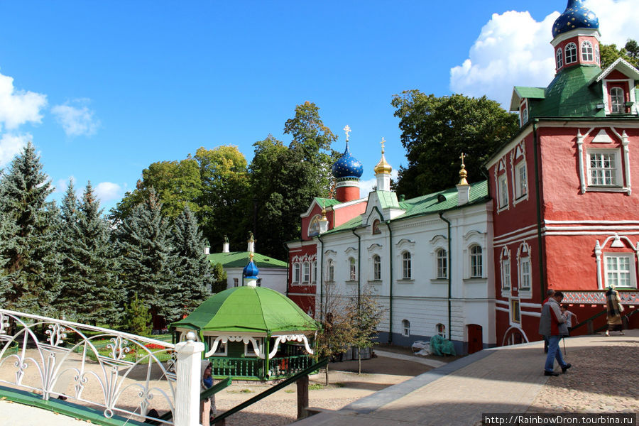 Свято-Успенский Псково-Печерский мужской монастырь Печоры, Россия