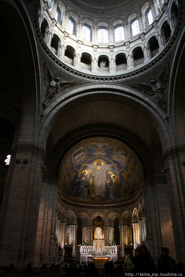 внутри базилики Париж, Франция