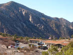 Вид с горы на площадку Chisos Basin