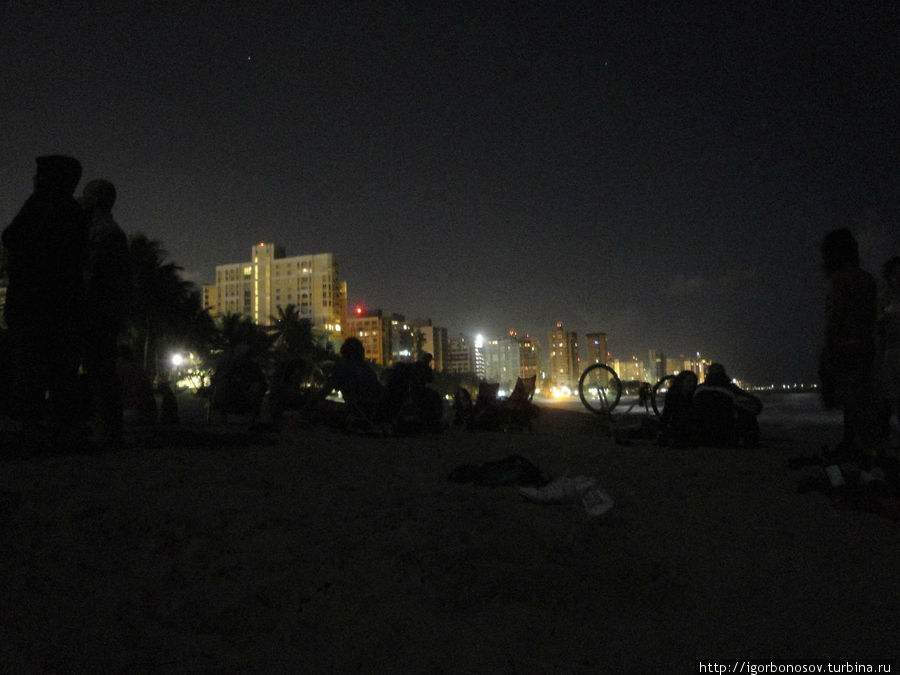 Ночные моления на берегу океана в Сан Хуане Сан-Хуан, Пуэрто-Рико