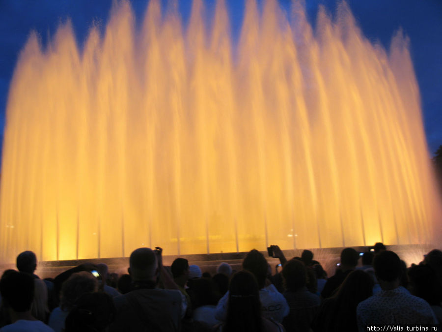 Барселона. Свето — музыкальный фонтан Каталония, Испания