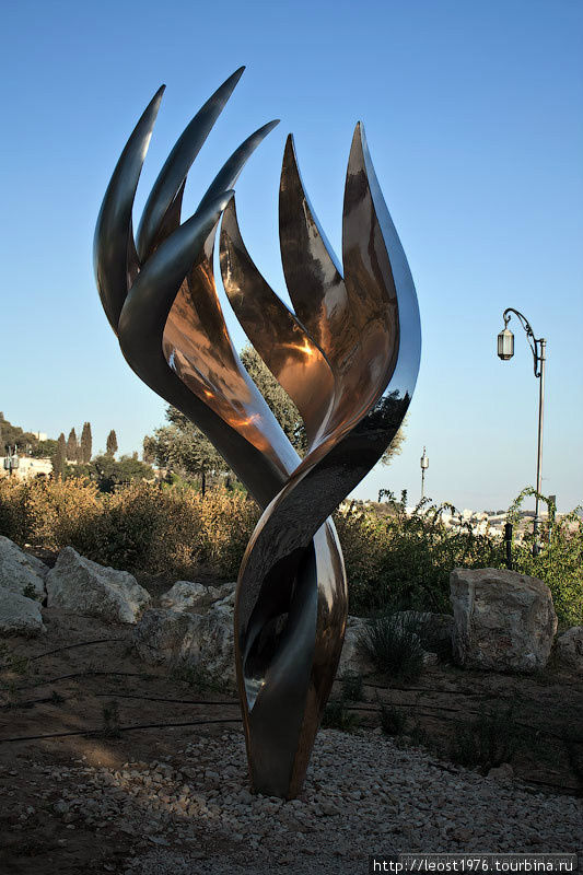 скульптура в парке у мельницы Иерусалим, Израиль
