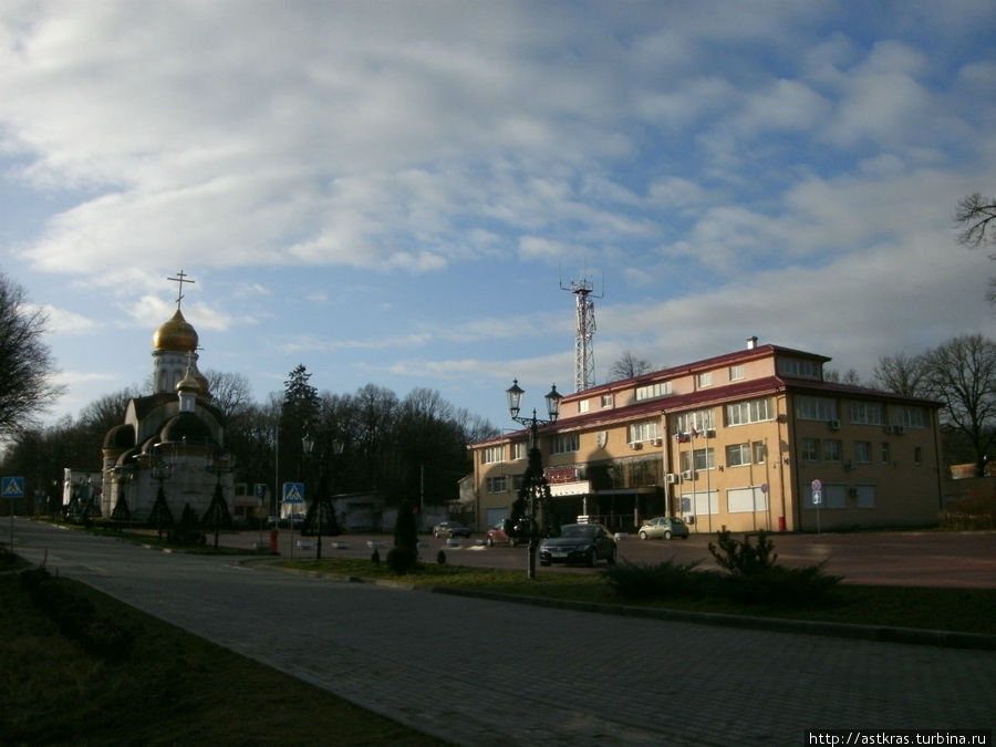 главная площадь города и администрация Гурьевского района Гурьевск, Россия