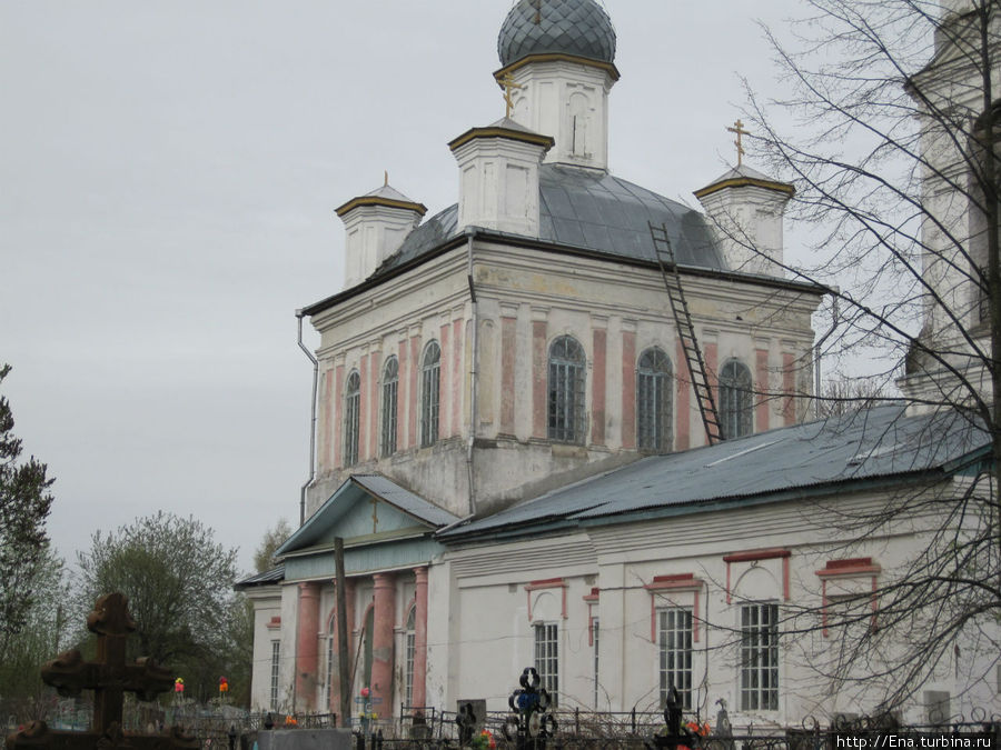 Успенская церковь в Пошехонье — вблизи поражает утонченной архитектурой Пошехонье, Россия