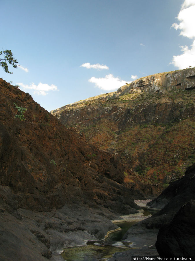 Каменная купель ущелья Диэрху Остров Сокотра, Йемен