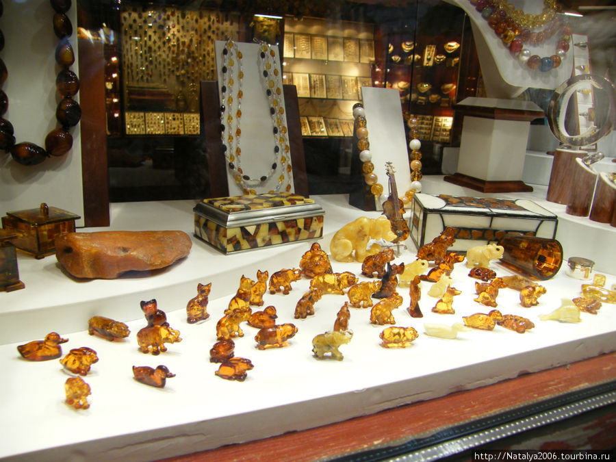 В Гданьске очень много магазинчиков, продающих изделия из янтаря. Гданьск, Польша