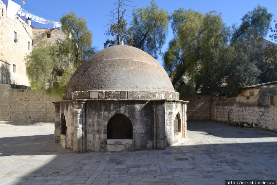 Купол подземной церкви Св. Елены. Иерусалим, Израиль