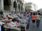 Книжные ряды на центральной площади города