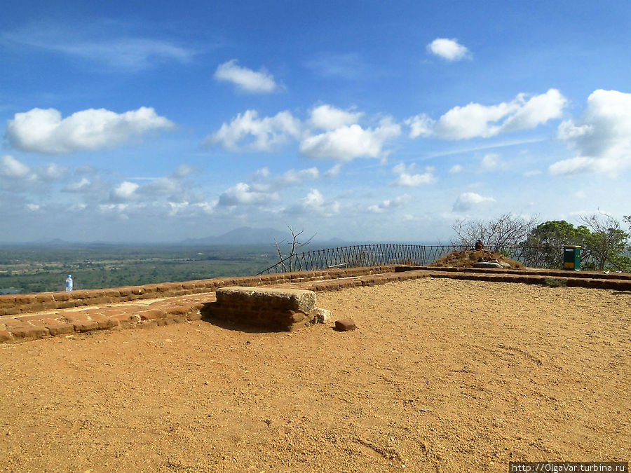 На вершине Сигирии, где гуляет ветер Сигирия, Шри-Ланка