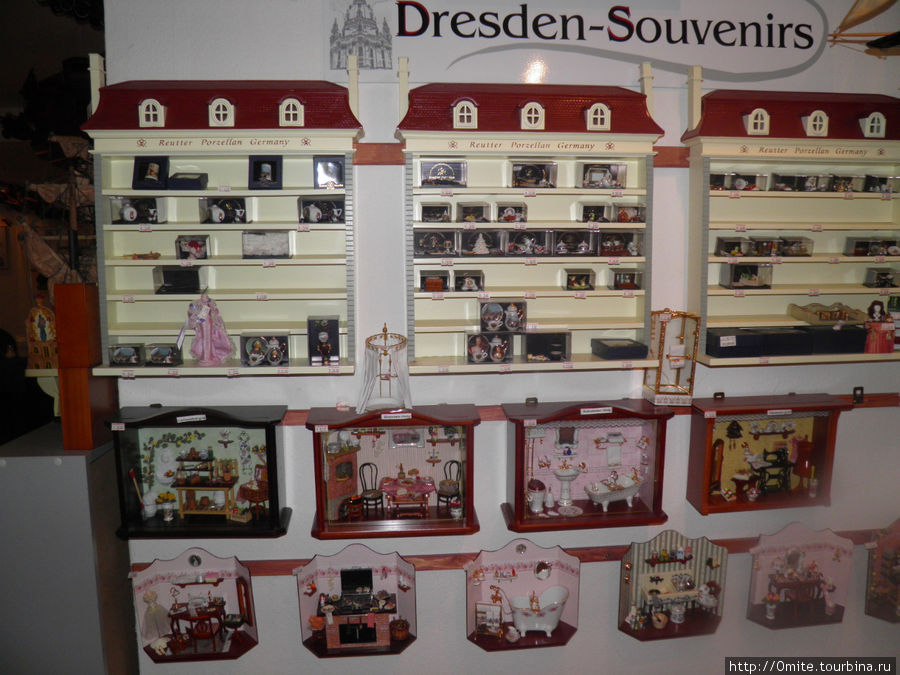 Можно купить немецкие сувениры. Дрезден, Германия