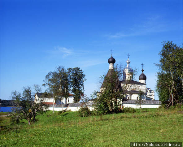 Ферапонтов монастырь. На холме меж двух озер Вологодская область, Россия