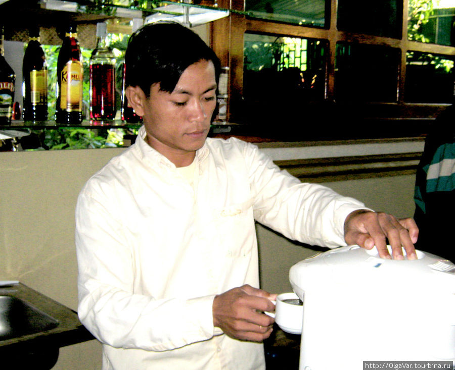 Обслуживающий персонал в отелях — в основном мужчины Камбоджа