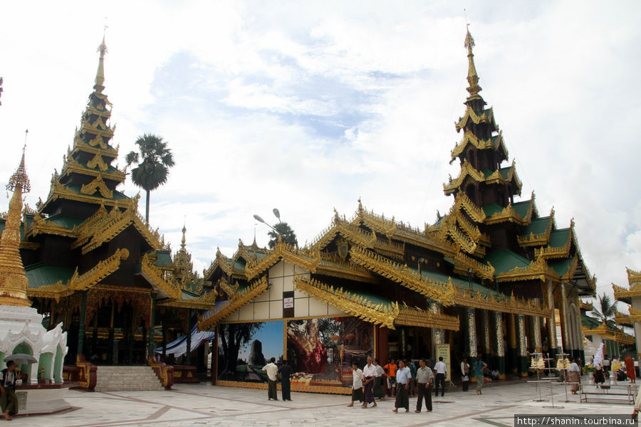 Храмы вокруг главной ступы Янгон, Мьянма