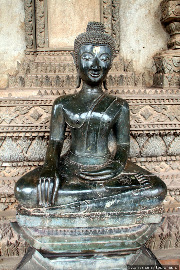 Сидящий бронзовый Будда Вьентьян, Лаос