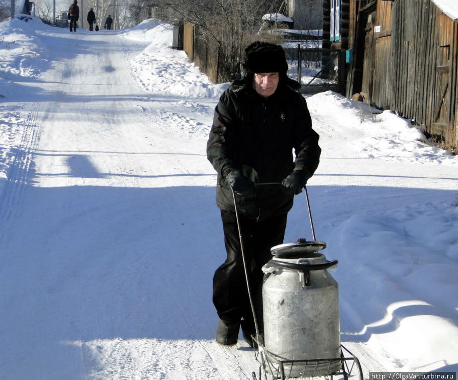Воду жителям поселка приходится набирать из колодцев Первоуральск, Россия