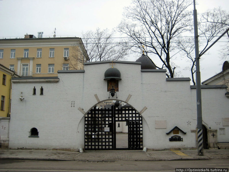 Вход в Марфо-Мариинскую обитель милосердия Москва, Россия