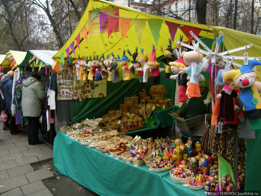 Рынок выходного дня на ул. Шаболовка. Москва, Россия