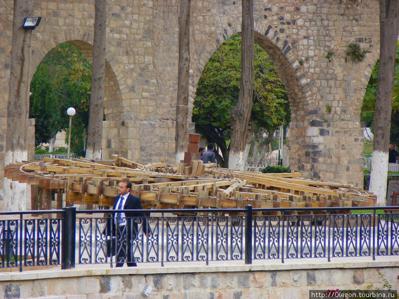 Мост через реку Оронт Хама, Сирия