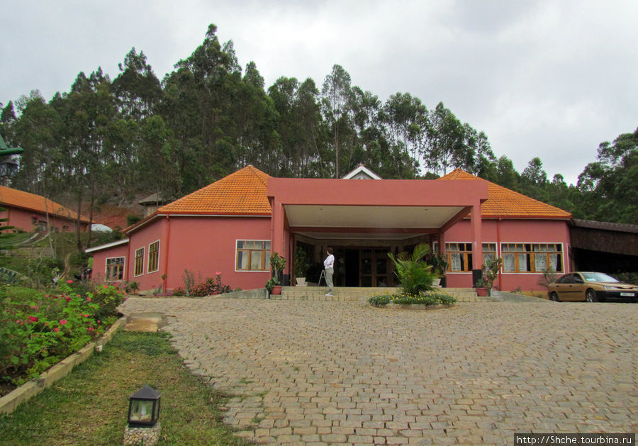 Центральный корпус — рецепшн и ресторан Андасибе, Мадагаскар