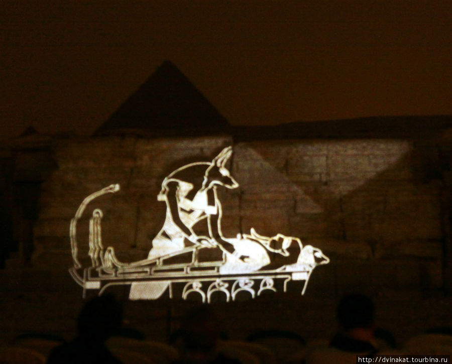 Музыкально-световое шоу пирамид в Гизе Каир, Египет