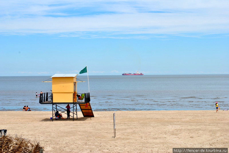 Почти летний город у моря Монтевидео, Уругвай