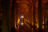 Цистерна Базилика — одно из самых крупных и хорошо сохранившихся древних подземных водохранилищ Константинополя.