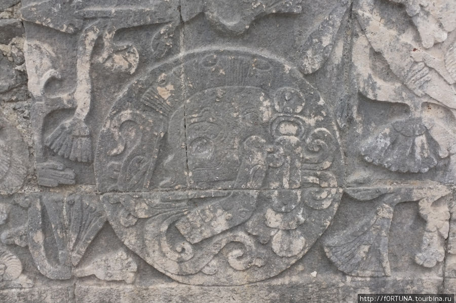 Поле для игры в мяч Чичен-Ица город майя, Мексика