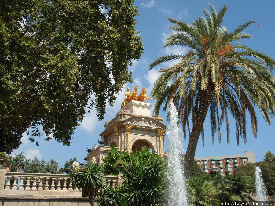 Фонтан в парке Сьютаделья Барселона, Испания