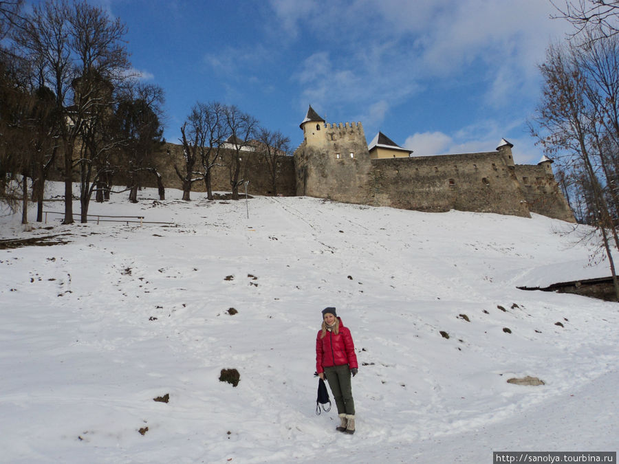 Замок в Старой Любовне — в 100км от Нового Сонча, но уже на Словакии Новы-Сонч, Польша
