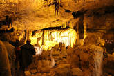 Пещера Волчица... 
В глубине карстовой пещеры явно просматривается силуэт Капитолийской кормилицы