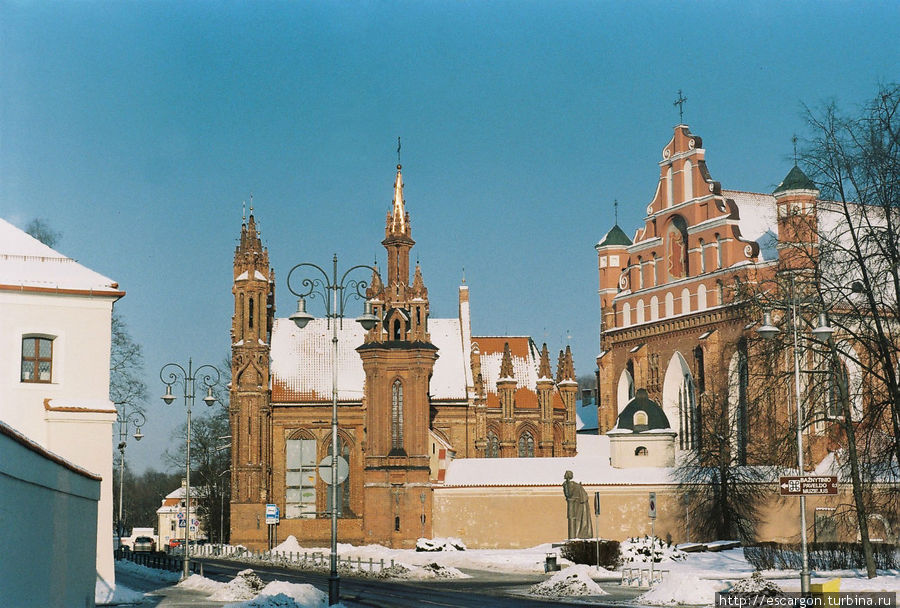 Самый красивый в городе готический Костел Св.Анны и бернардинский костёл Святого Франциска Ассизского Вильнюс, Литва