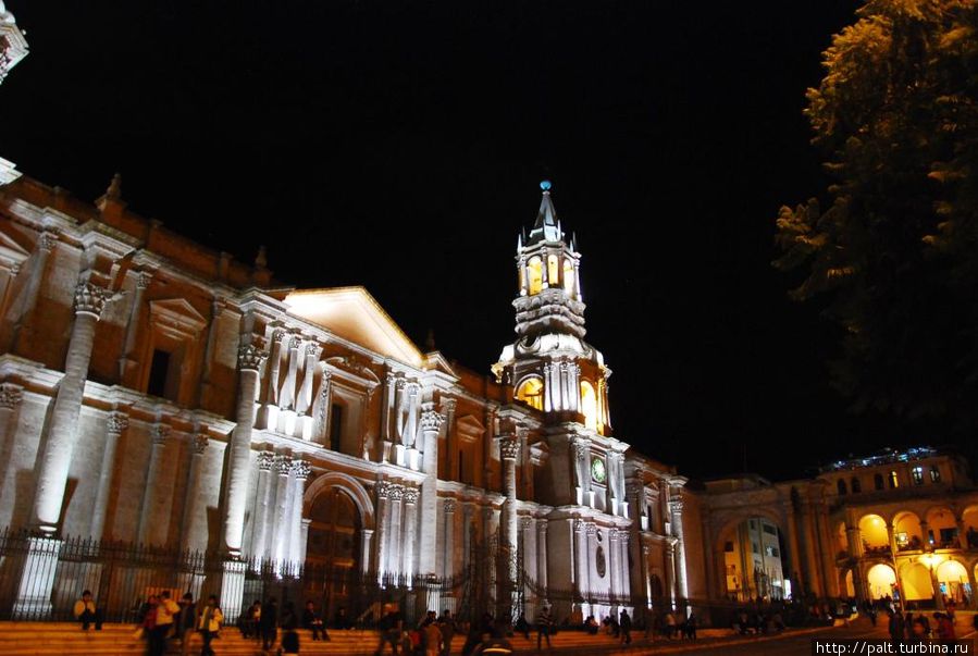 Арекипа, февраль 2012
Кафедральный собор на Пласа-де-Армас Арекипа, Перу