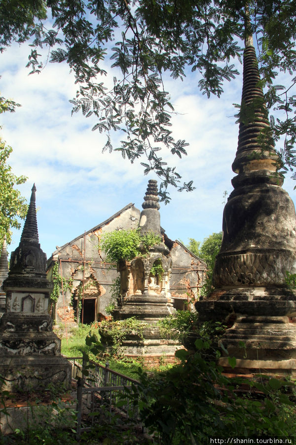 Заброшенный монастырь Лоп-Бури, Таиланд