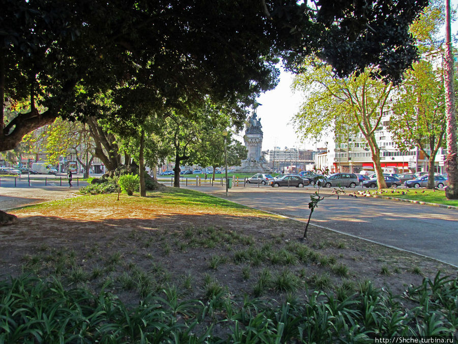 Сад Campo Grande — здесь не ступает нога туриста Лиссабон, Португалия