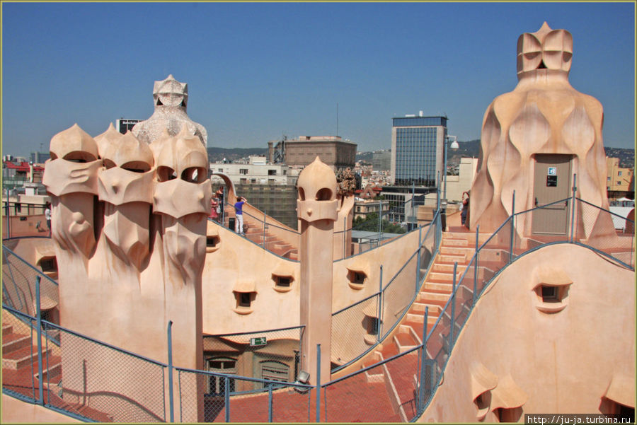 Знаменитые сказочные дымоходы! Барселона, Испания