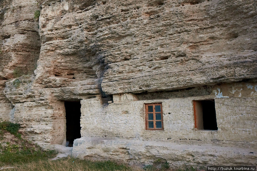 Монастырь в скалах. Цыпова, Молдова Цыпова, Молдова