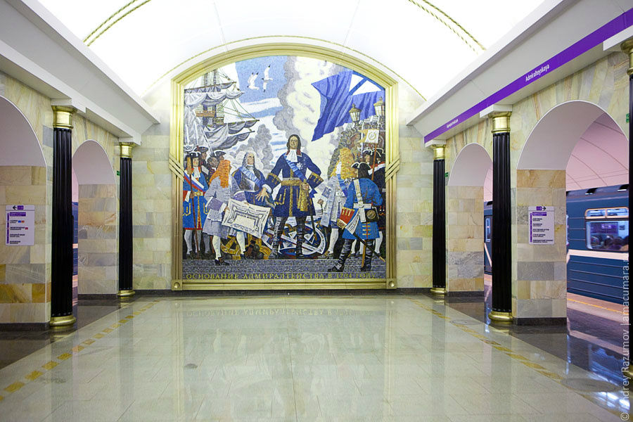 Новая станция метро у Дворцовой площади Санкт-Петербург, Россия