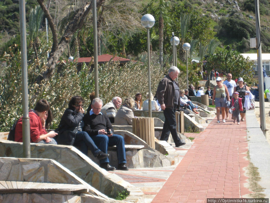 Пляж Клеопатры в середине марта Алания, Турция