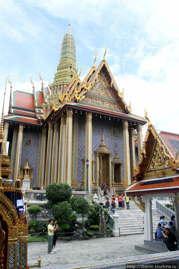 Прасат Пхра Тхап Бидон (Prasat Phra Thap Bidon) Бангкок, Таиланд
