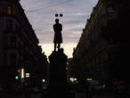 Памятник Пушкину в белую ночь