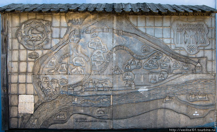 Как можно понять из этого панно — памятников архитектуры в Пскове очень много Псков, Россия