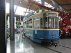 Типичный мюнхенский трамвай — такие до сих пор на маршрутах города