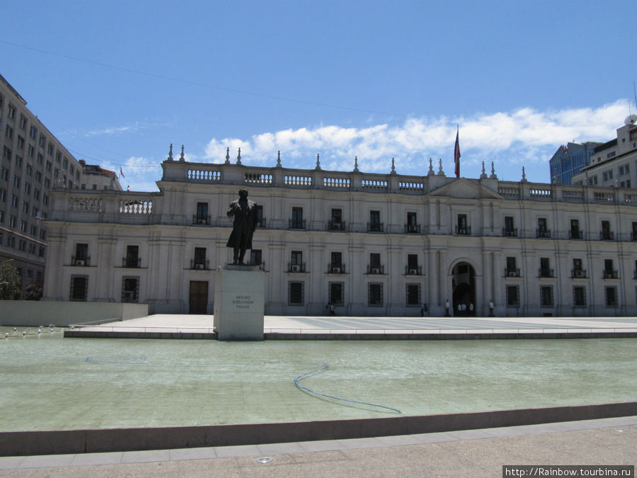 Президентский дворец с фонтаном Сантьяго, Чили