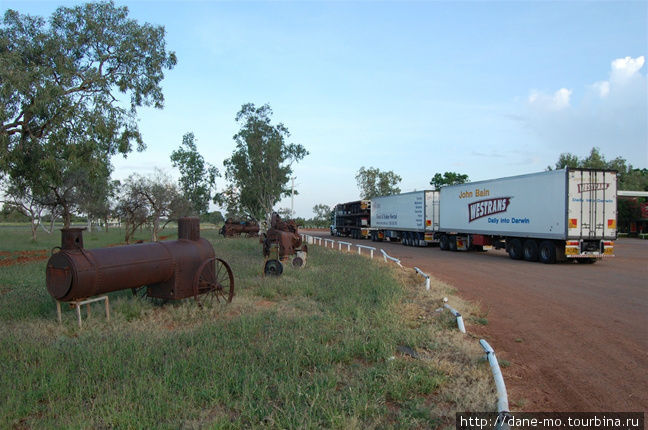 Автопоезд с тремя трейлерами Северная территория, Австралия