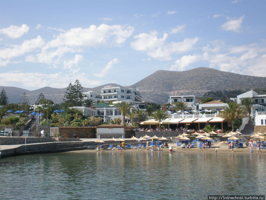 вид с моря на отель Остров Крит, Греция