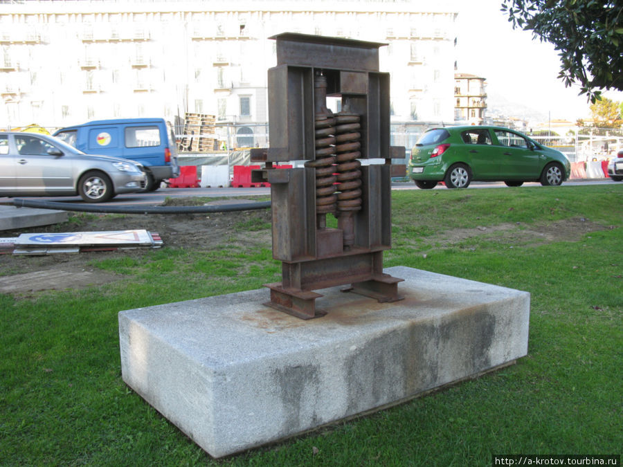 Даже металлолом сделали памятником Лугано, Швейцария
