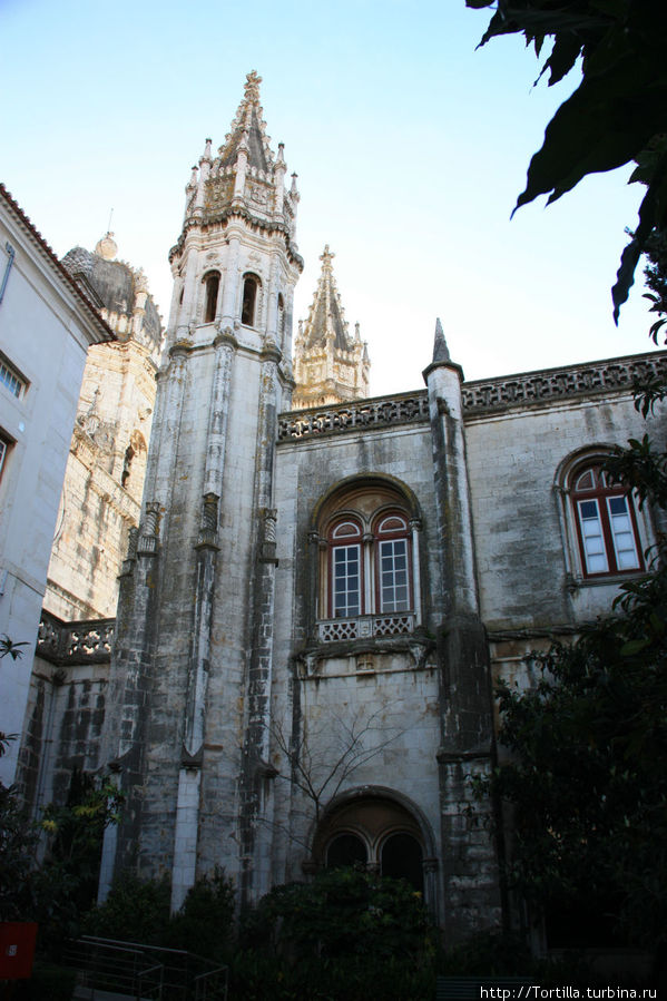 Лиссабон, Белен
Монастырь Жеронимуш
Вид из внутреннего дворика Лиссабон, Португалия