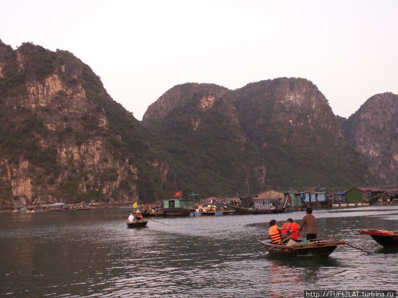 Впуть Халонг бухта, Вьетнам